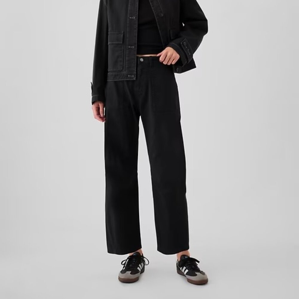 NWT Mid Rise Twill Barrel Pants in Black